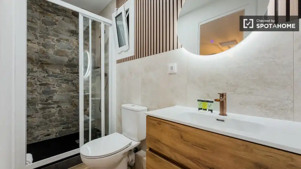 Habitació a Sant Pere, Sta. Caterina i la Ribera