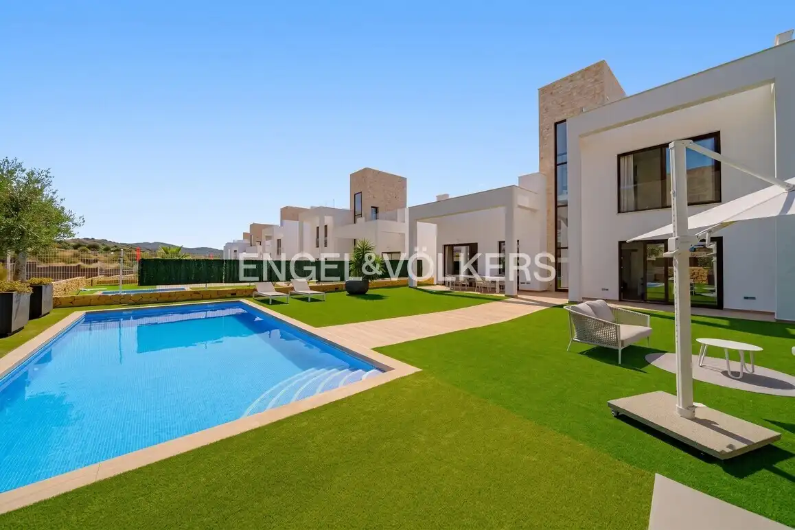 Chalet con piscina en venta en Carrer d'Equador 8, imagen 3