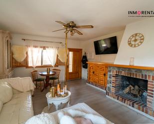 Living room of House or chalet for sale in Santa María de la Alameda  with Heating, Storage room and Alarm