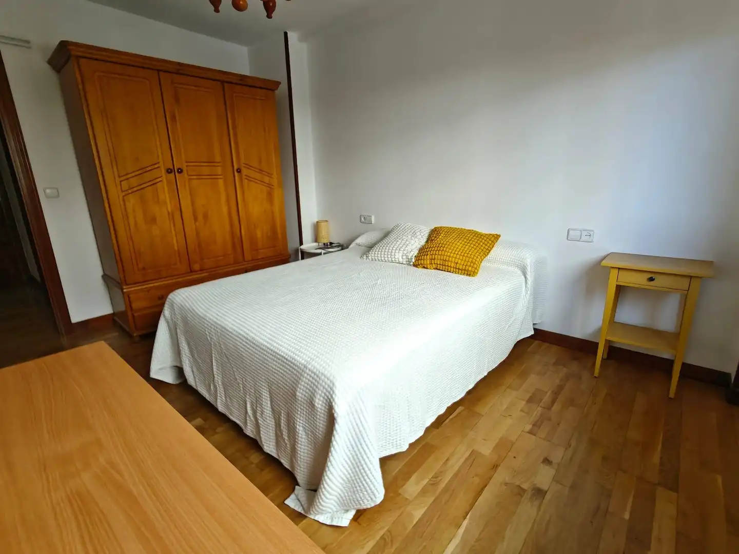 Schlafzimmer von Wohnung zur Miete in Santiago de Compostela  mit Heizung und Abstellraum