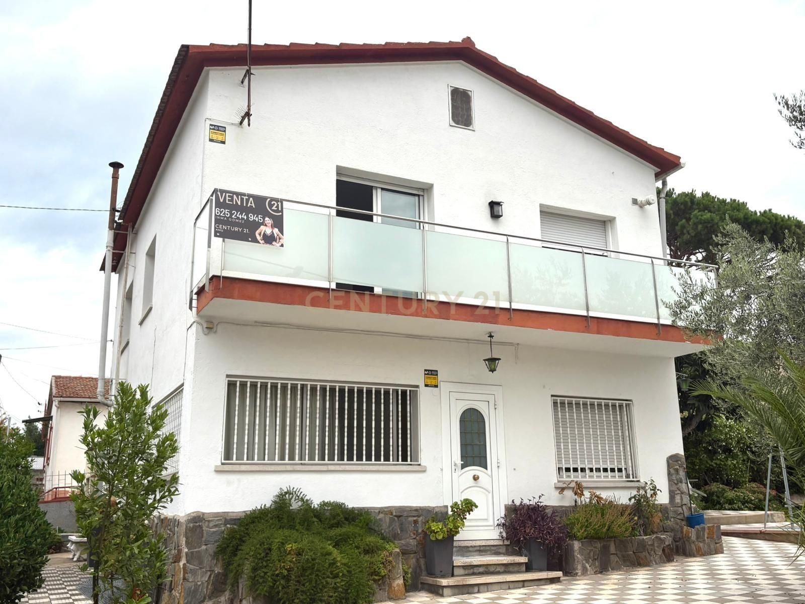 Vista exterior de Apartament en venda en Parets del Vallès amb Jardí privat i Balcó