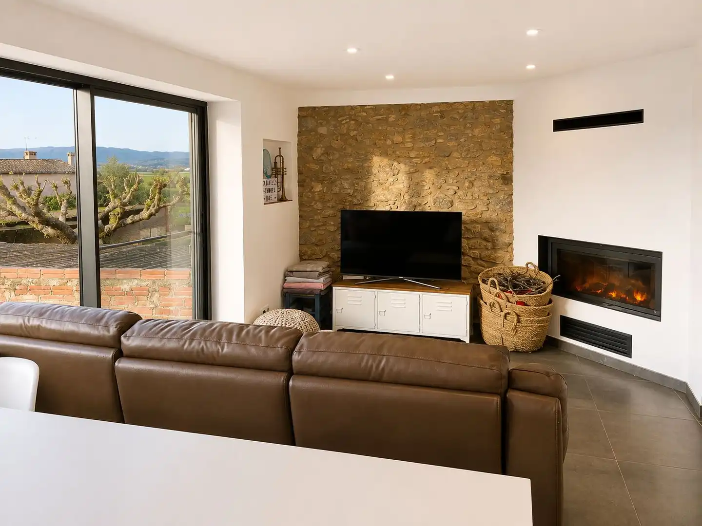 Sala d'estar de Casa o xalet de lloguer en Corçà amb Aire condicionat, Calefacció i Jardí privat