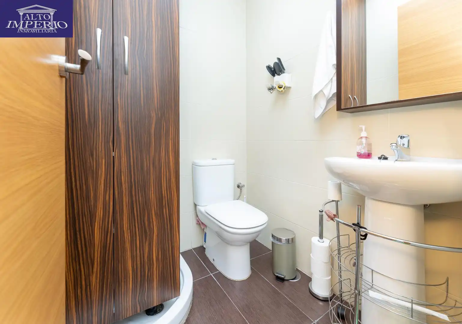 Baño de Piso en venta en Granada con Aire acondicionado, Calefacción y Trastero