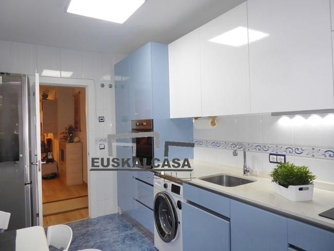 Cuina de Pis en venda en Bilbao  amb Calefacció i Traster