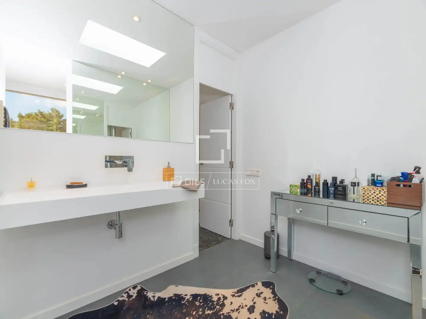 Bathroom of Houses for sale in Santa Eulària des Riu  with Air Conditioner, Heating and Terrace