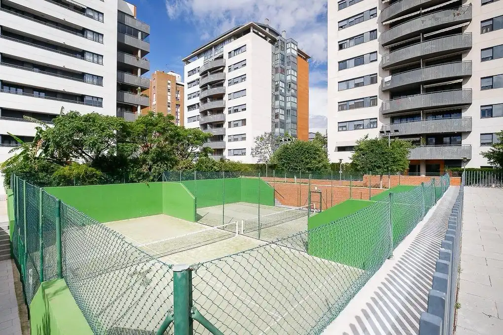Vista exterior de Pis de lloguer en Valencia amb Aire condicionat, Parquet i Terrassa