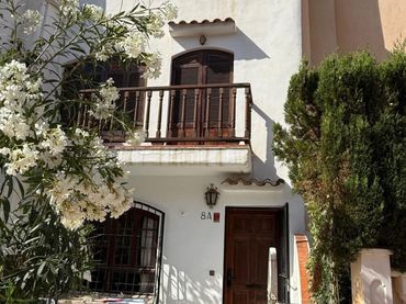 Terraced house with balcony for sale in Alfredo Nobel 123