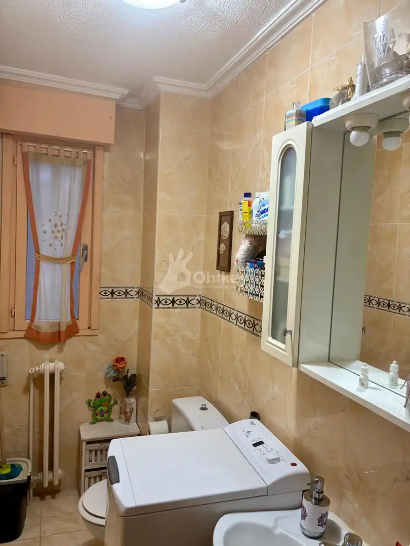 Baño de Piso en venta en Villablino con Calefacción, Trastero y Amueblado