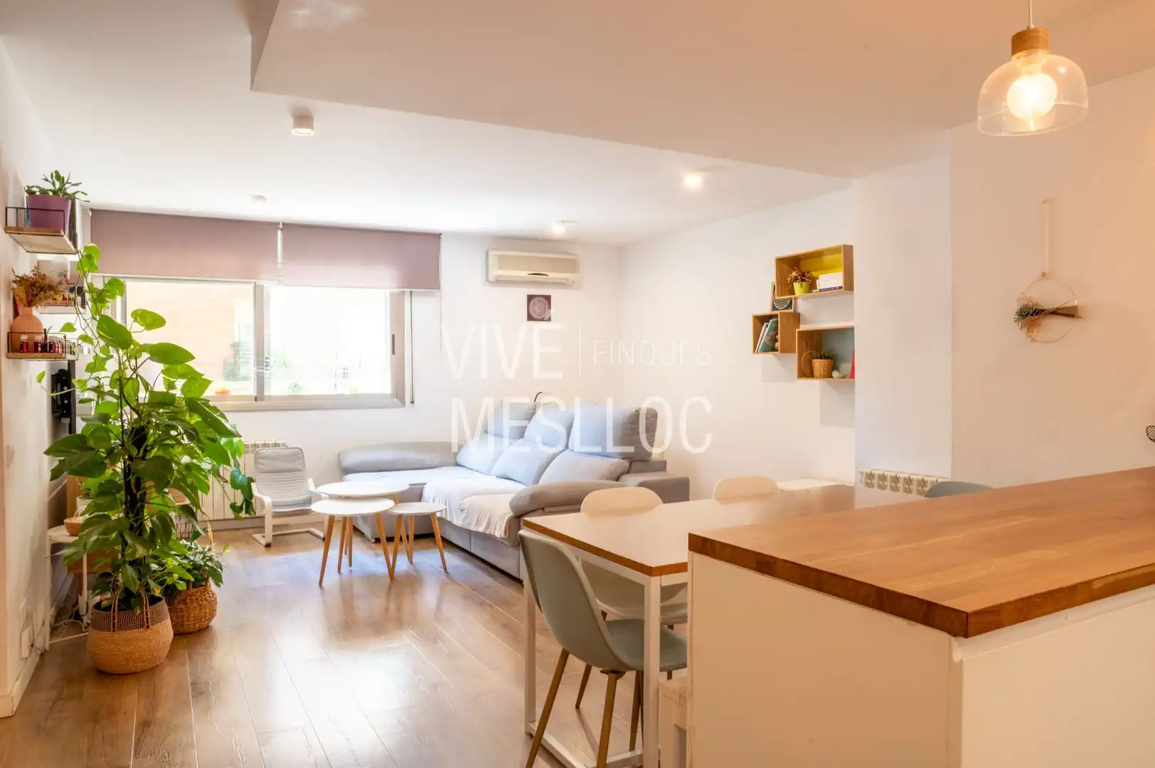 Sala de estar de Piso en venta en El Masnou con Aire acondicionado, Calefacción y Trastero