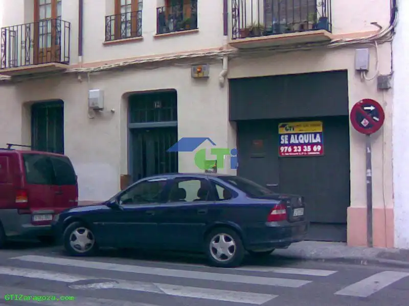 Vista exterior de Local de alquiler en  Zaragoza Capital