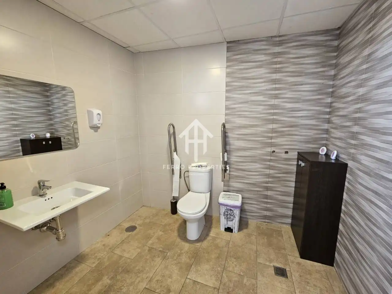 Baño de Local en venta en Chimeneas con Aire acondicionado