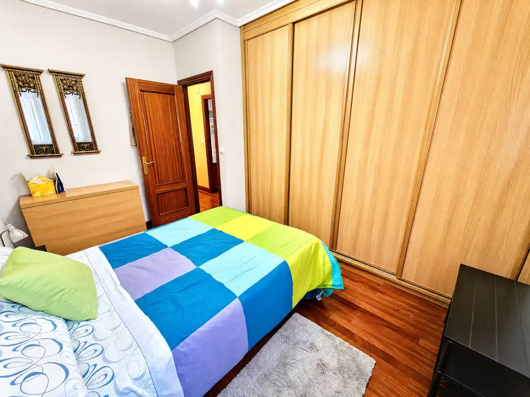 Schlafzimmer von Wohnung zum Verkauf in Santurtzi  mit Heizung, Abstellraum und Alarm