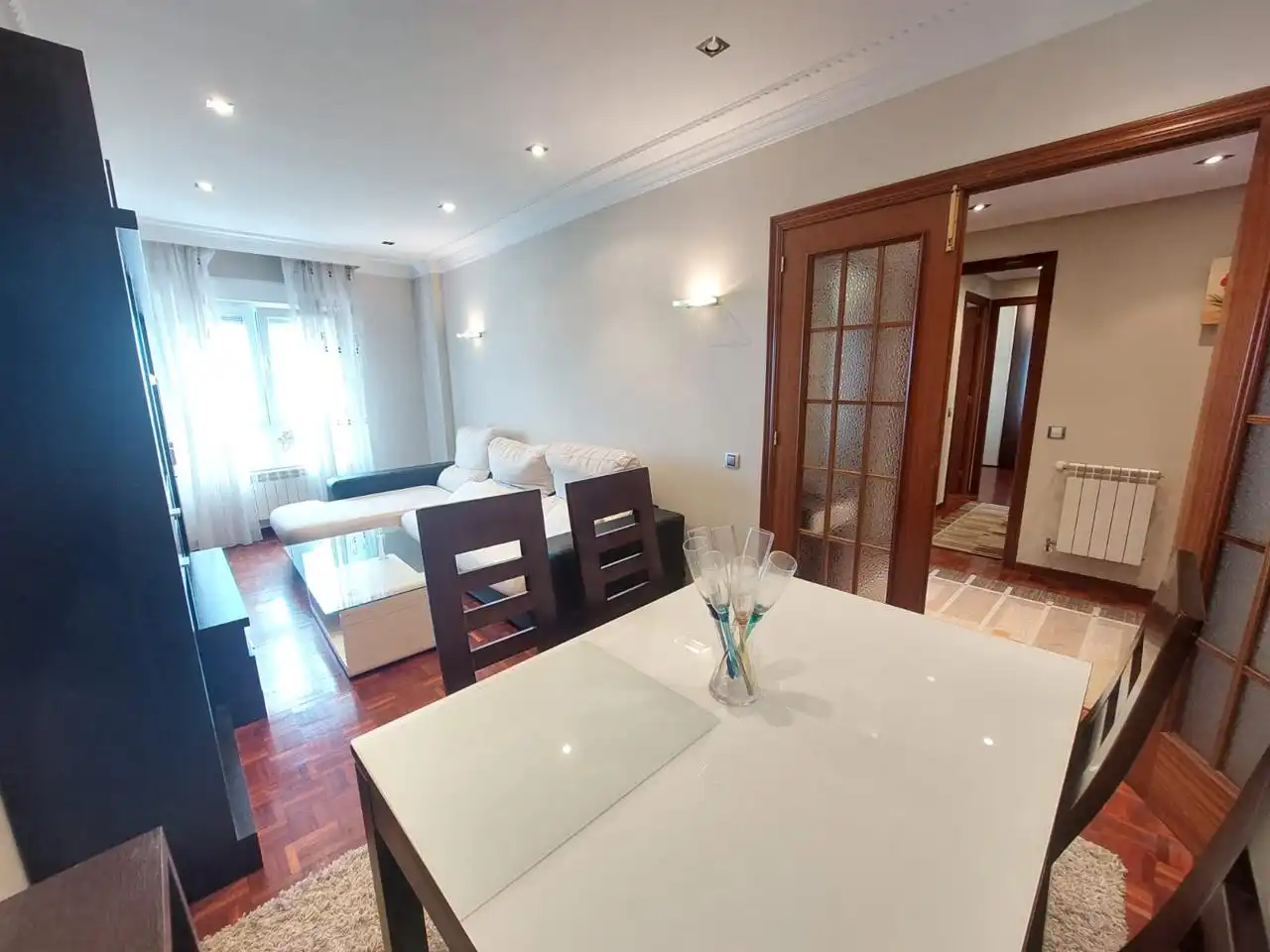 Sala d'estar de Pis en venda en Gijón  amb Calefacció, Parquet i Moblat