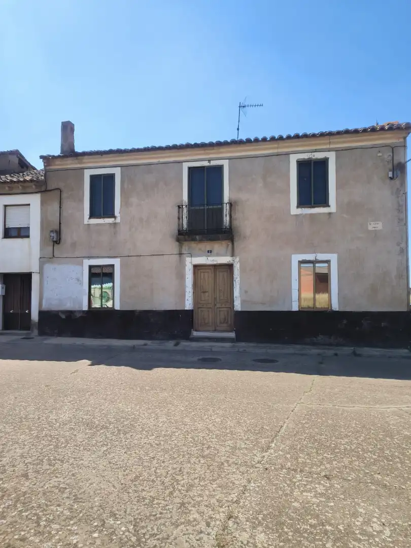 Vista exterior de Casa o xalet en venda en Palacios de Riopisuerga amb Jardí privat i Balcó