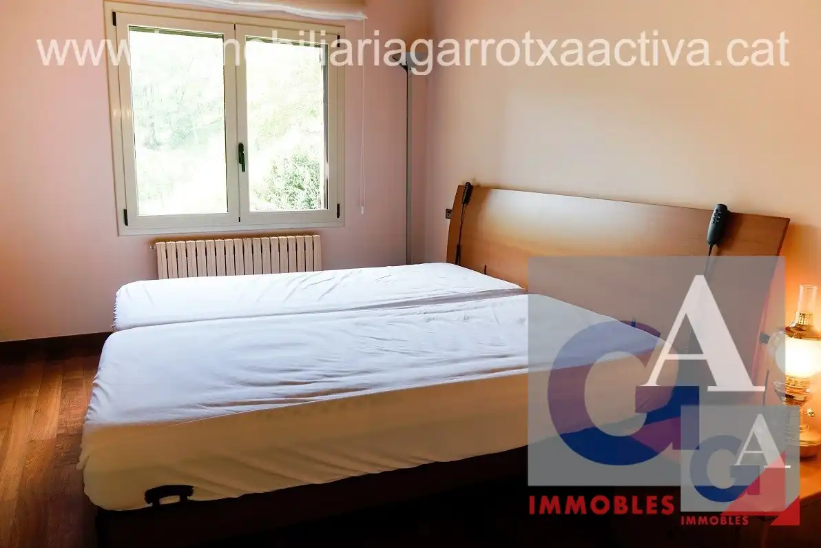 Casa rústica amb terrassa en venda a Sant Joan Les Fonts, imagen 23