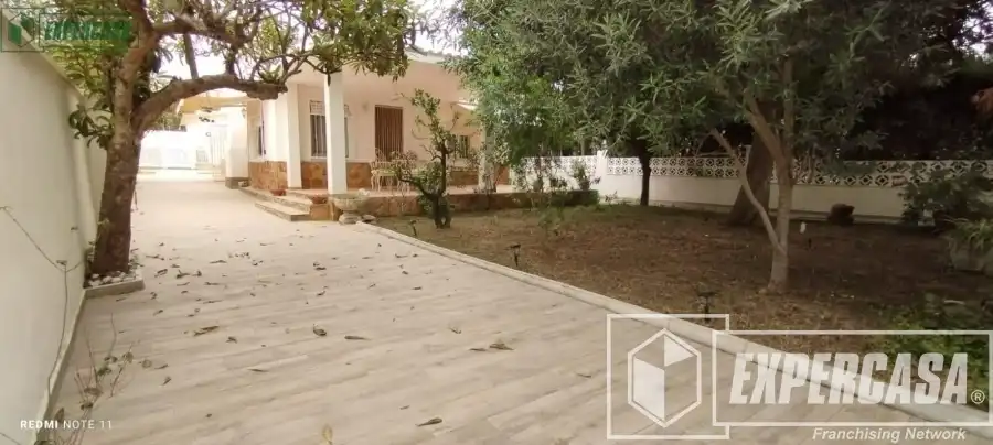 Vista exterior de Casa o chalet de alquiler en Riba-roja de Túria con Aire acondicionado, Terraza y Trastero