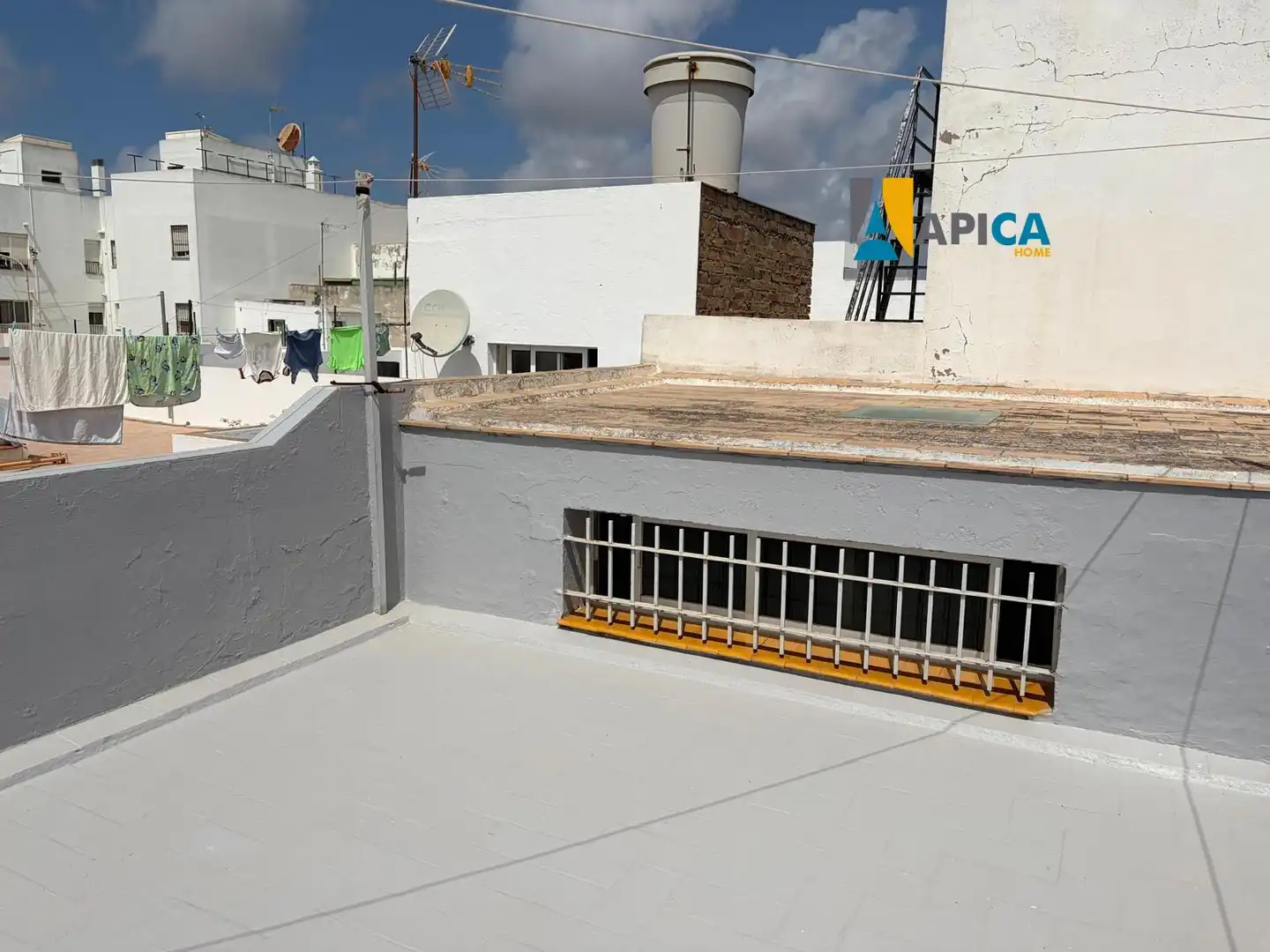 Vista exterior de Casa o xalet en venda en Chiclana de la Frontera amb Terrassa