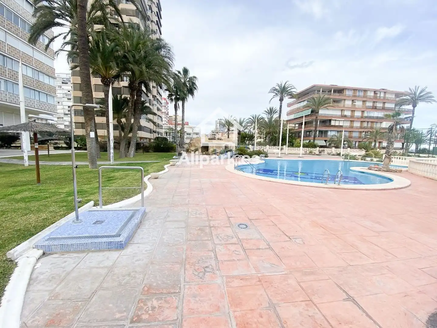Piscina de Pis en venda en Alicante / Alacant amb Aire condicionat, Calefacció i Terrassa