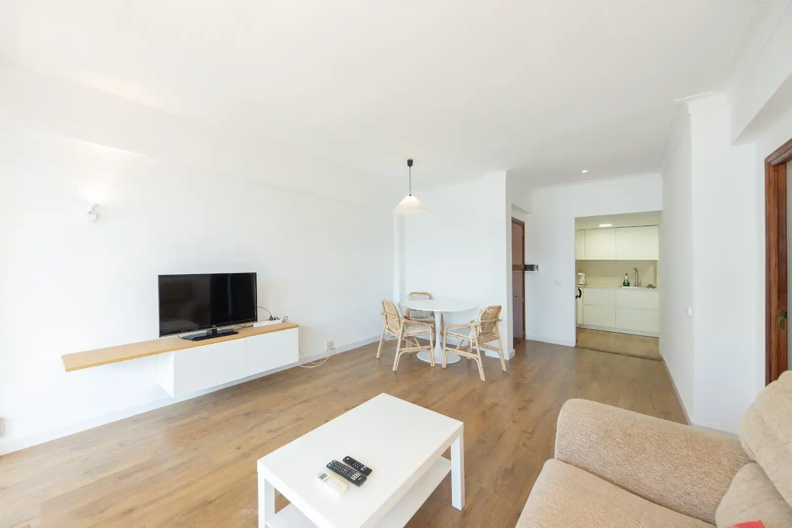 Sala d'estar de Pis de lloguer en Alcúdia amb Aire condicionat, Calefacció i Parquet