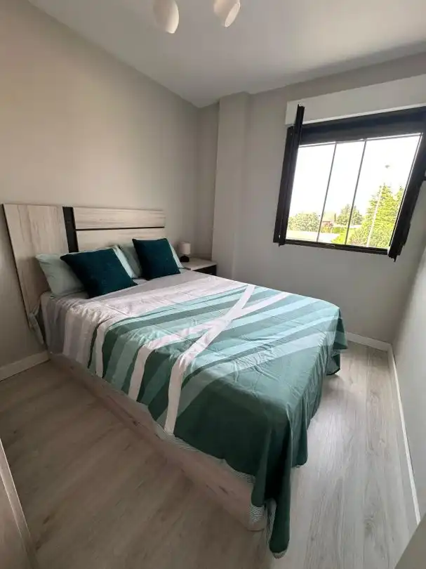 Dormitori de Pis en venda en Mansilla de las Mulas amb Calefacció, Terrassa i Moblat