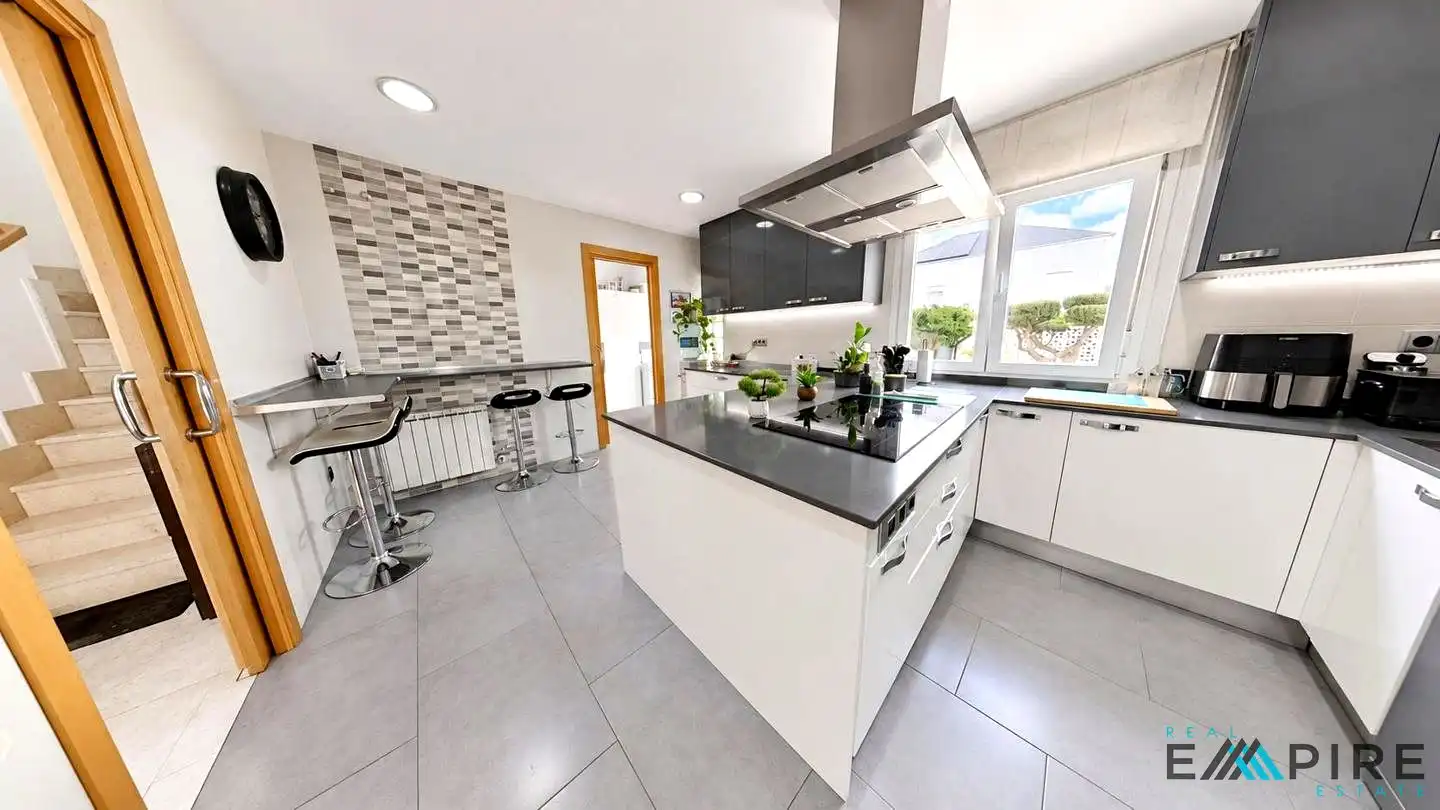 Semi-detached house with pool for sale in Ugena, imagen 29