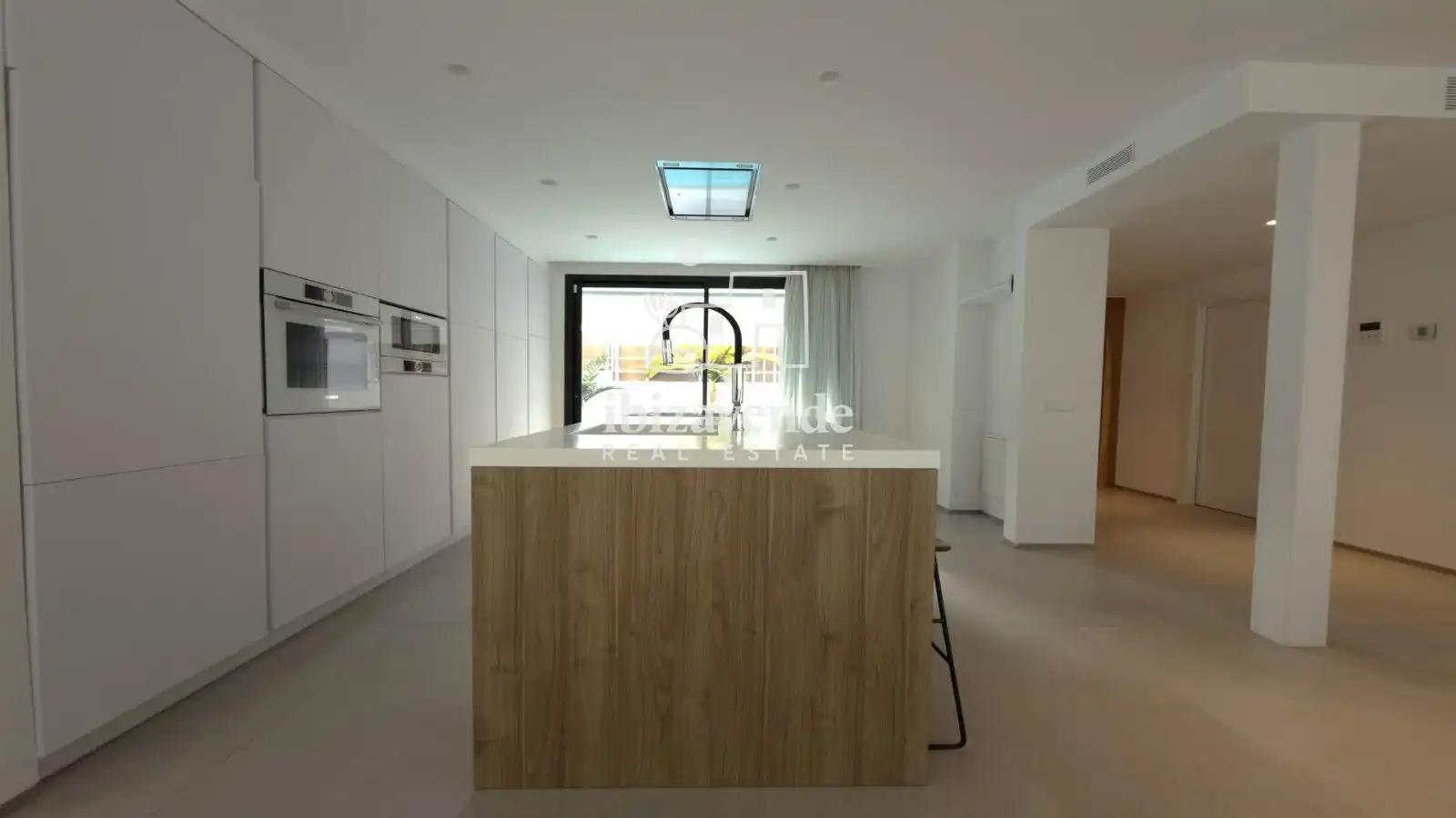 Cuina de Casa o xalet en venda en Santa Eulària des Riu amb Aire condicionat, Calefacció i Piscina