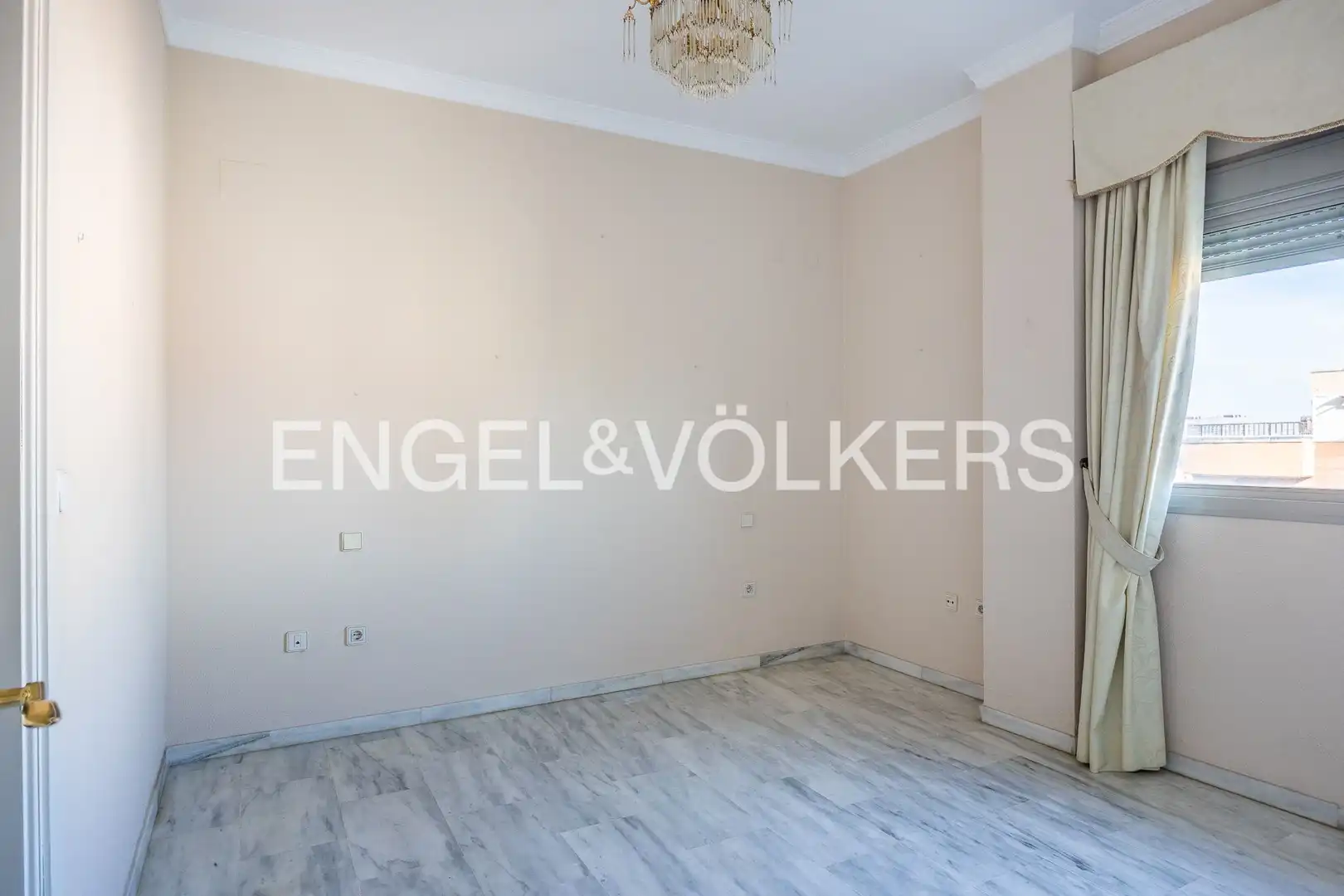 Flat for sale in Sevilla  with Air Conditioner, Heating and Terrace