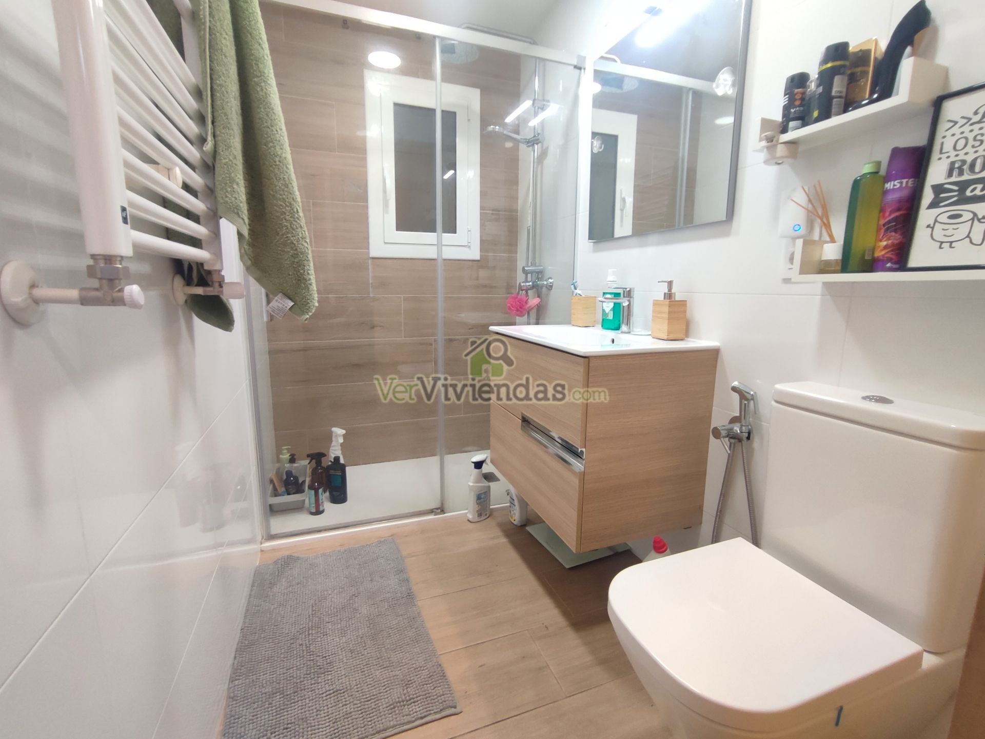 Bany de Pis en venda en Barberà del Vallès amb Calefacció, Forn i Internet