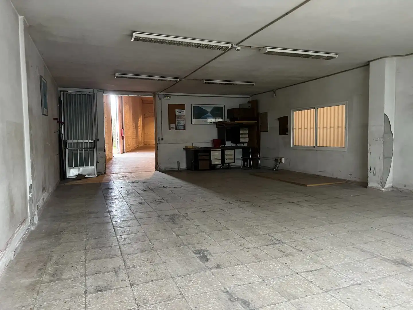 Nave industrial de alquiler en Santiago de Compostela  con Calefacción