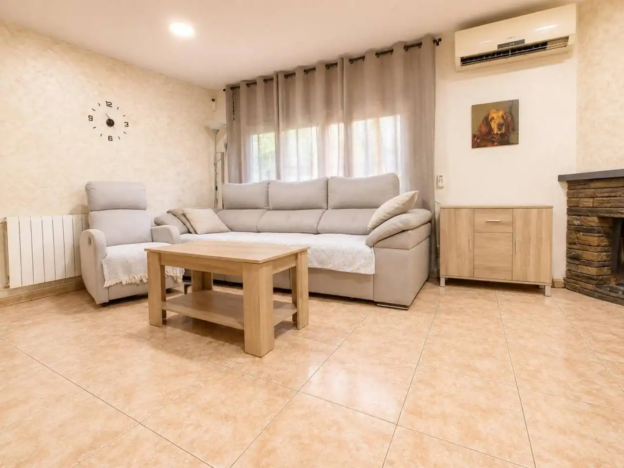 Sala d'estar de Casa o xalet en venda en Riells i Viabrea amb Aire condicionat, Calefacció i Jardí privat