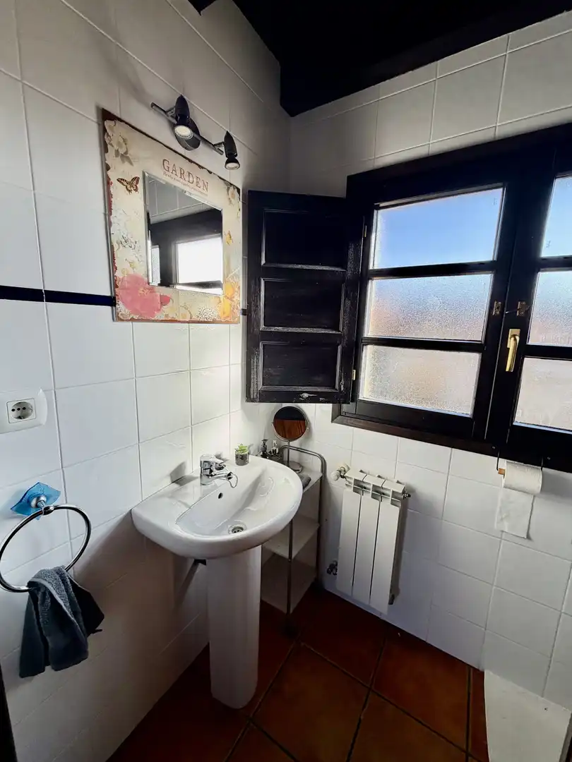 Bathroom of Detached homes for sale in Santillana del Mar  with Heating, Private garden and Furnished