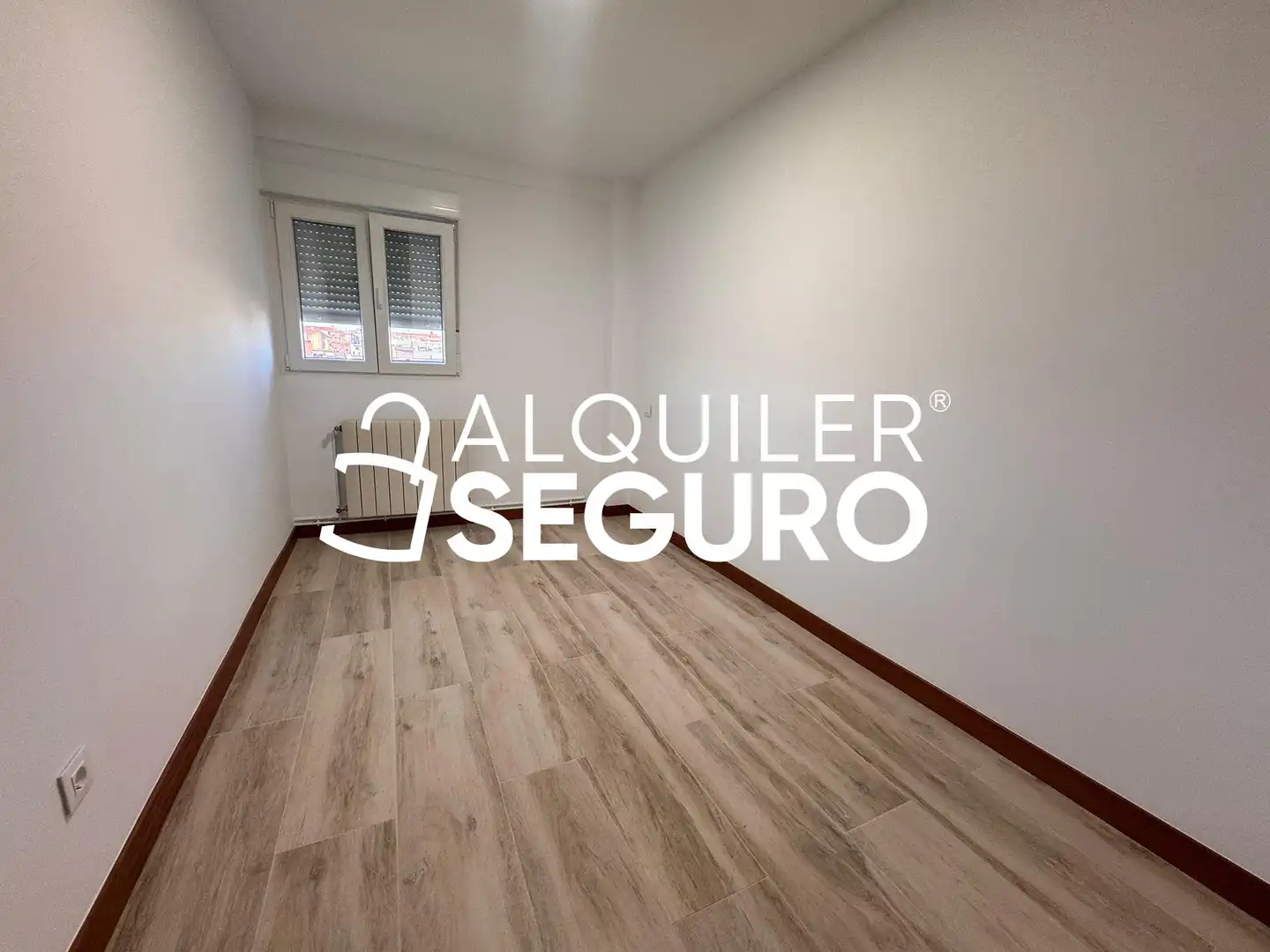 Bedroom of Flat for rent in Madrid  with Air Conditioner, Heating and Terrace