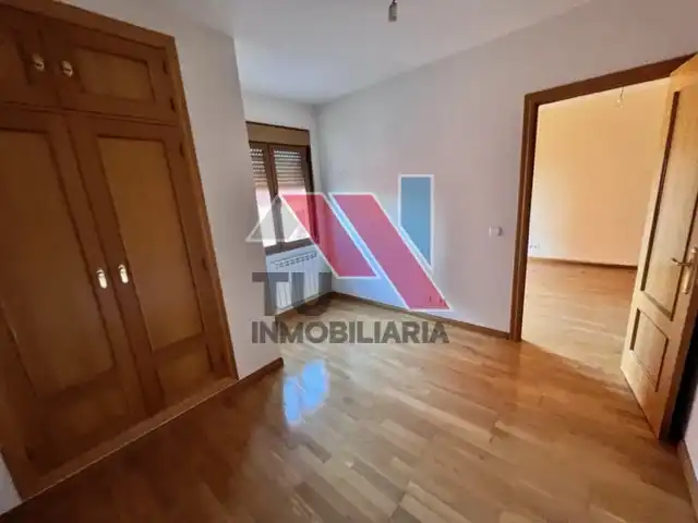 Habitación de Piso en venta en El Carpio de Tajo con Calefacción, Parquet y Balcón