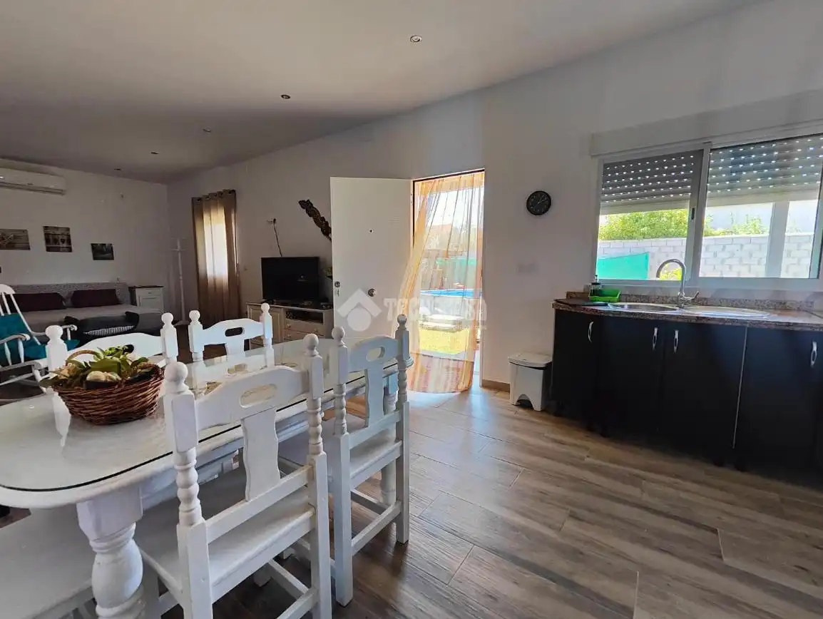 Sala d'estar de Finca rústica en venda en Los Palacios y Villafranca amb Aire condicionat i Terrassa