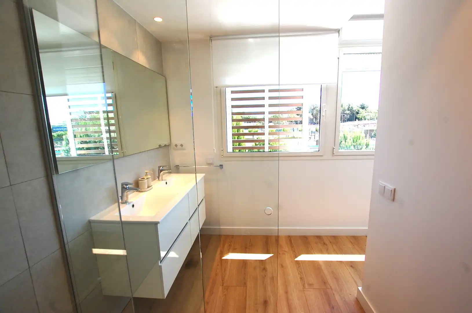 Bathroom of Detached homes for rent in Gavà  with Air Conditioner, Heating and Private garden