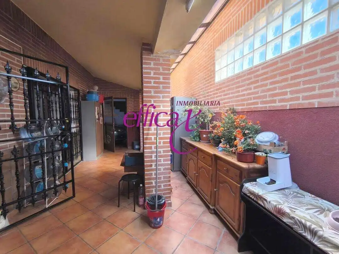 Garden of Houses for sale in Gerindote  with Air Conditioner, Heating and Storage room