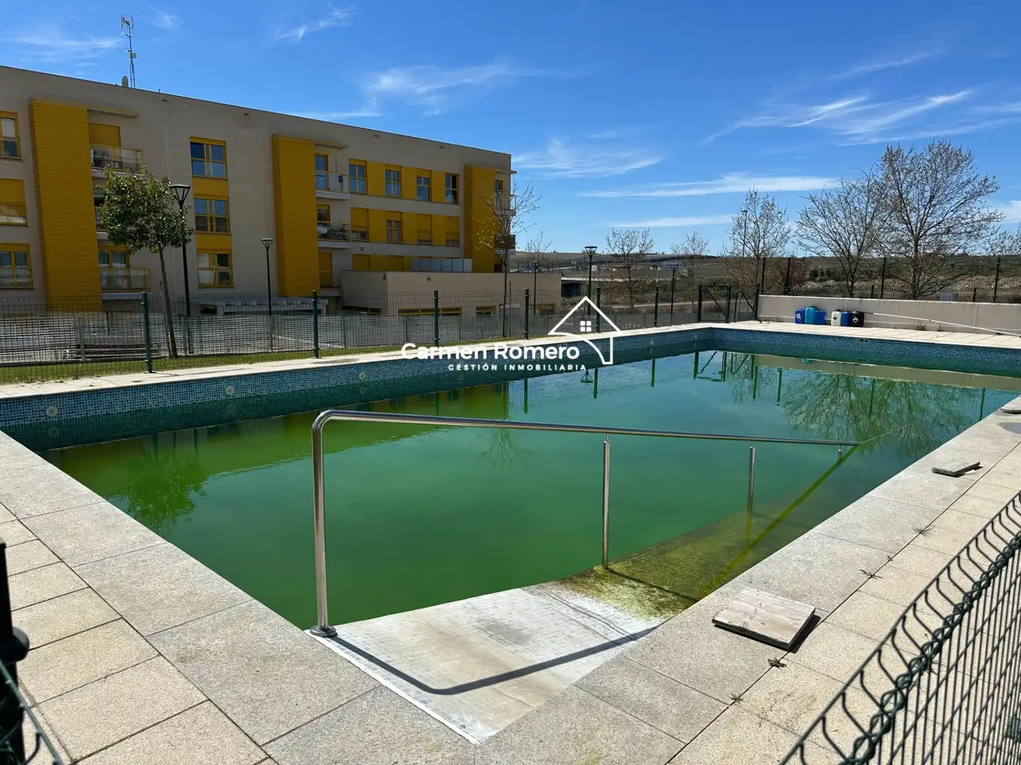 Piscina de Pis en venda en Salamanca Capital amb Calefacció, Jardí privat i Traster