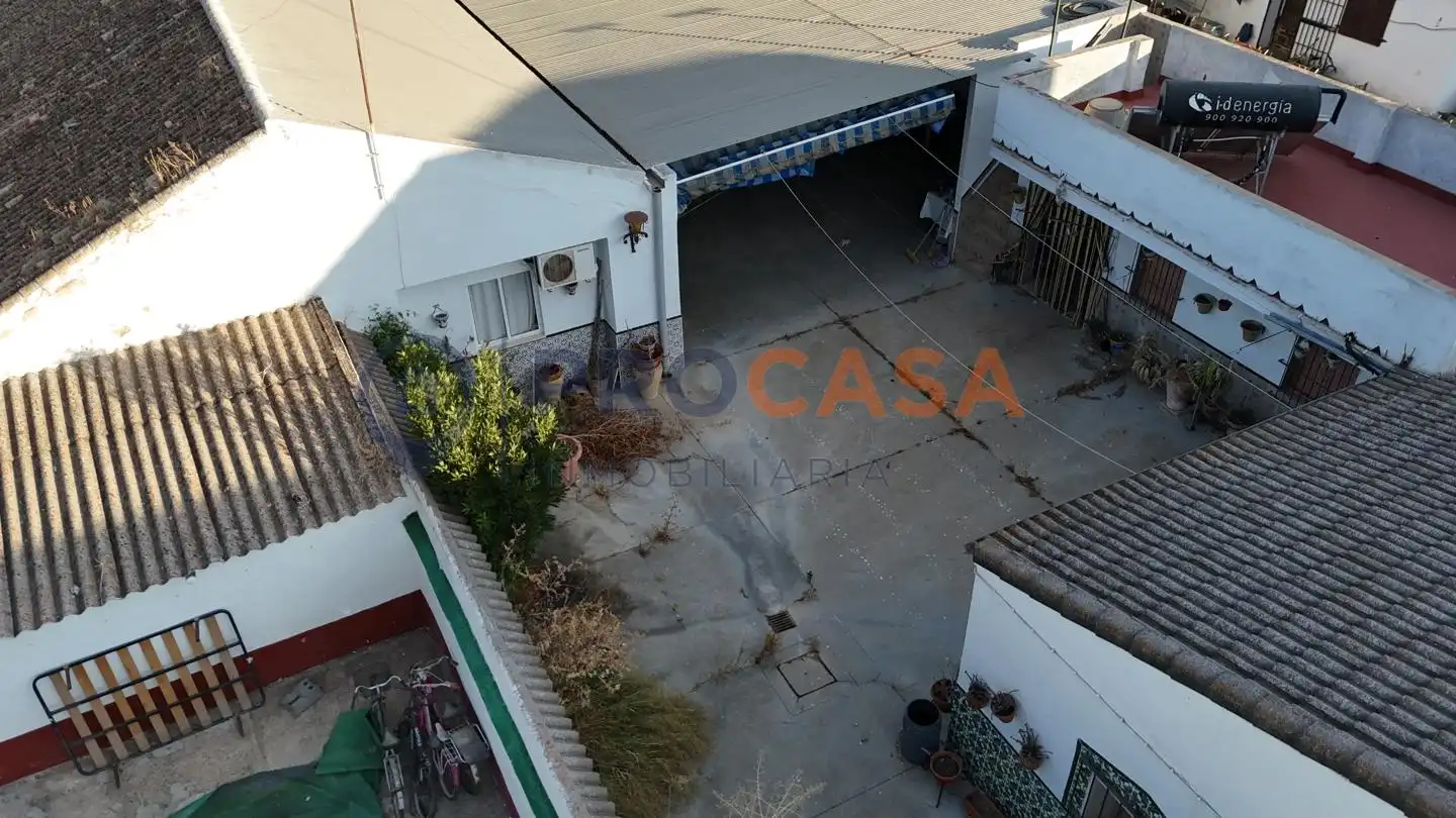 Vista exterior de Casa o xalet en venda en Utrera