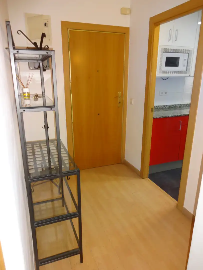 Wohnung zum Verkauf in Barcelona mit Terrasse, Ofen und Mikrowelle
