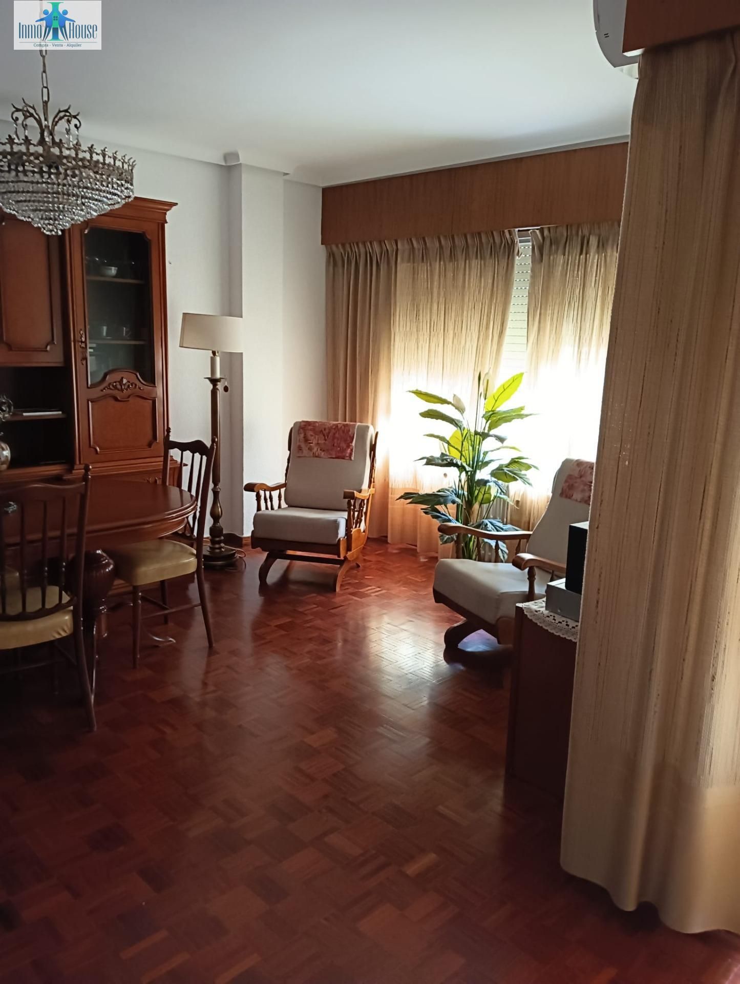 Living room of Flat to rent in  Albacete Capital  with Air Conditioner, Heating and Parquet flooring