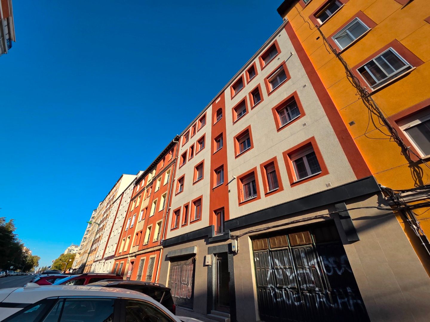 Vista exterior de Pis en venda en Burgos Capital amb Calefacció i Parquet