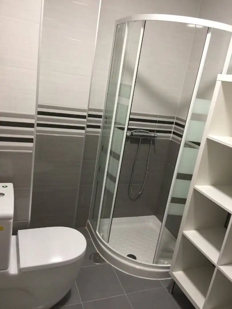 Bany de Pis per a compartir en Valladolid amb Calefacció, Parquet i Terrassa