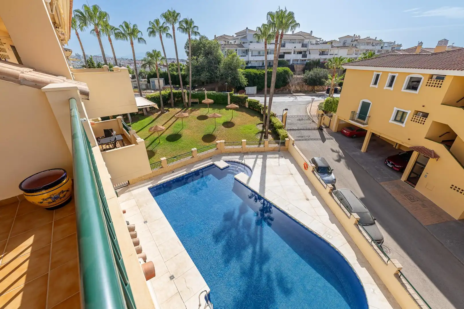 Piscina de Apartamento en venta en Benalmádena con Aire acondicionado, Calefacción y Jardín privado