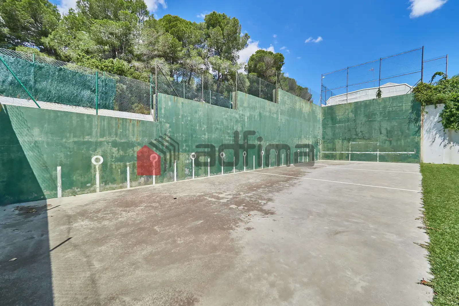 Parking de Casa adosada en venta en Altafulla con Jardín privado, Amueblado y Piscina comunitaria