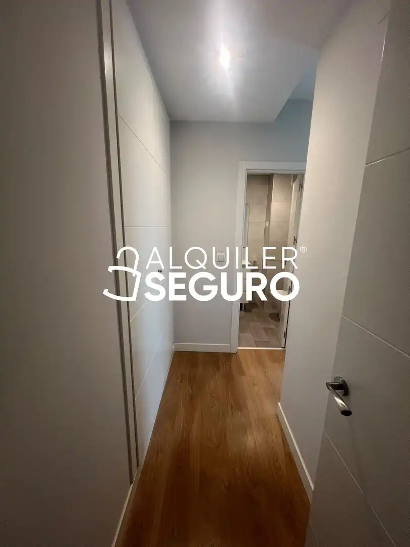 Flat for rent in Madrid  with Air Conditioner and Heating