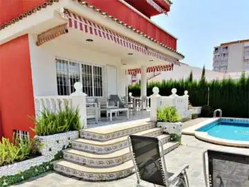 Adosado con terraza en venta en Torreón - La Almadraba