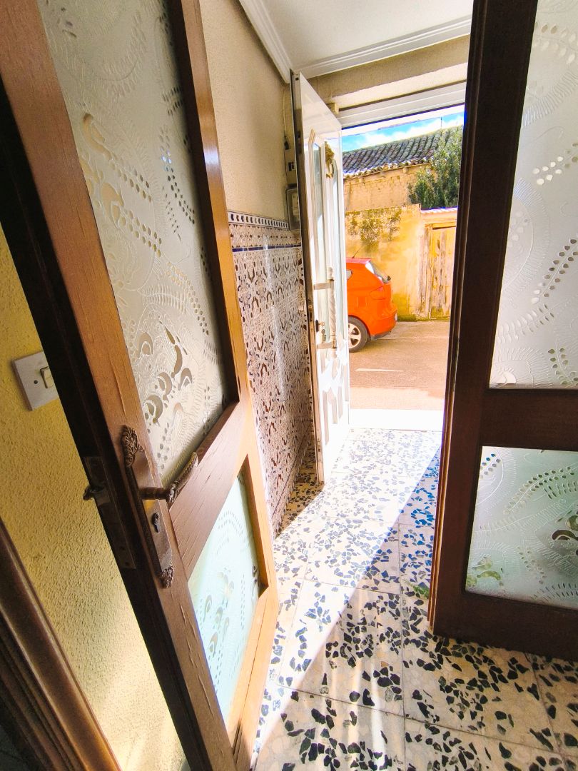 Casa o xalet en venda en Husillos  amb Traster, Moblat i Forn