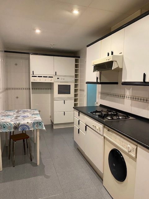 Cuina de Pis en venda en Esparreguera amb Traster, Moblat i Forn