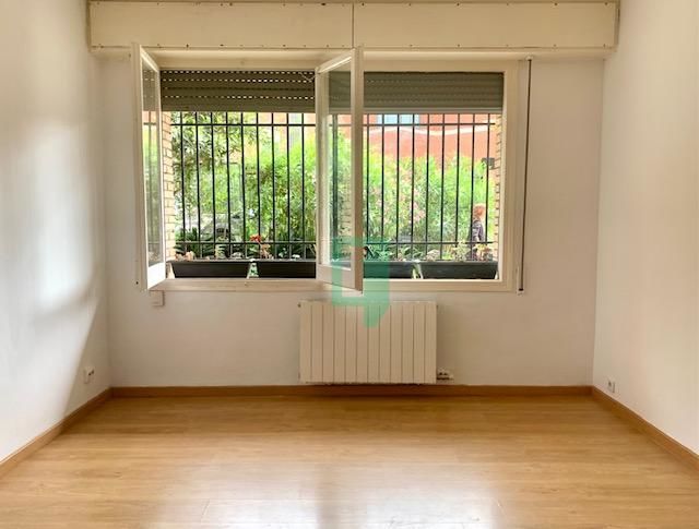 Vista exterior de Planta baixa en venda en  Barcelona Capital amb Calefacció, Parquet i Terrassa