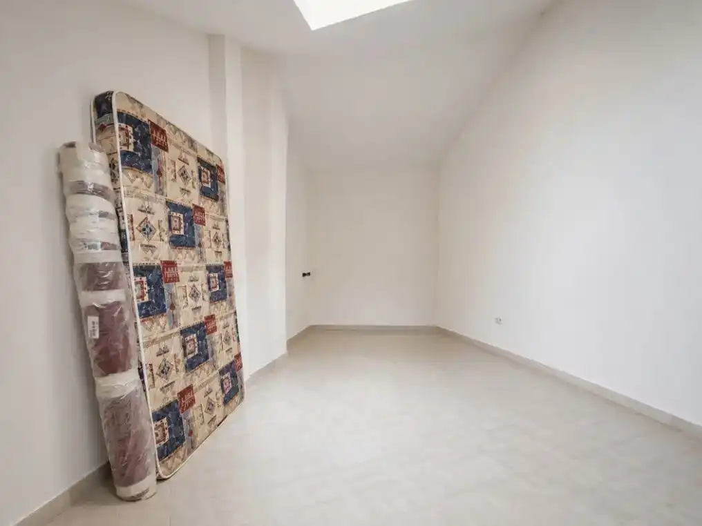 Bedroom of Flat for sale in Irun 